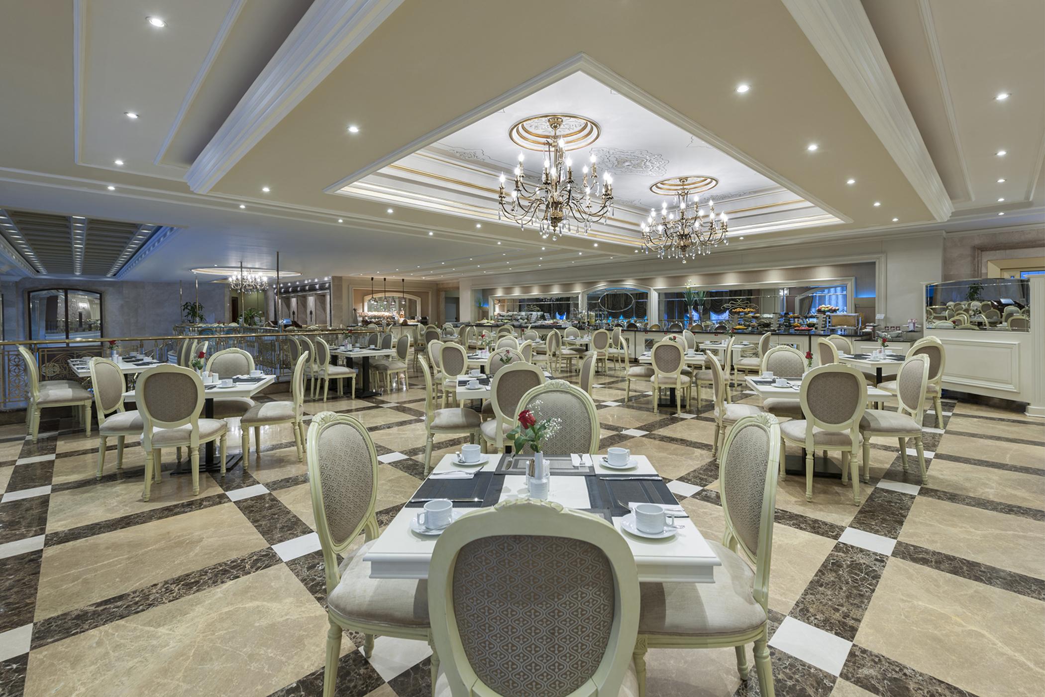 Elite World Taksim 5* Istanboel